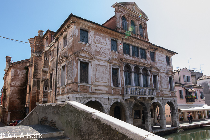 Canon EOS 7D Mark II; TAMRON SP 15-30mm F/2.8 Di VC USD A012; 15 mm; 