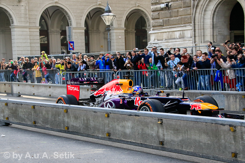 Canon EOS 7D Mark II; 18-200mm; 42 mm; 1/800 Sek. bei f / 6,3; 