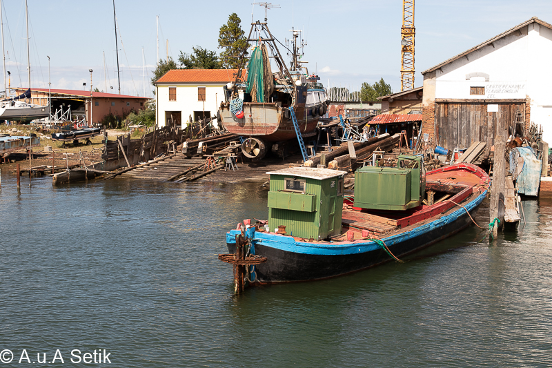 Canon EOS 7D Mark II; EF24-70mm f/2.8L II USM; 35 mm; 