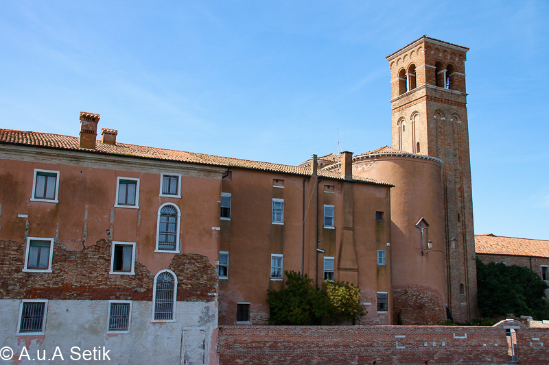 Canon EOS 7D Mark II; 18-200mm; 21 mm; 