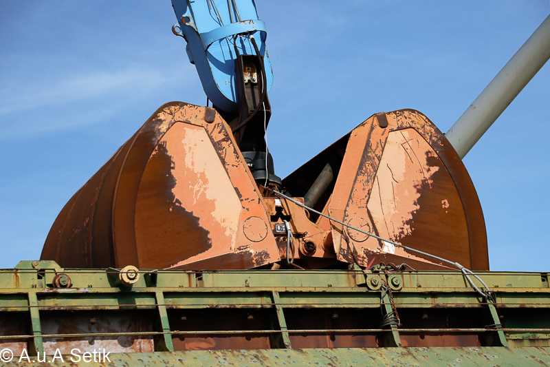 Canon EOS 7D Mark II; 18-200mm; 63 mm; 