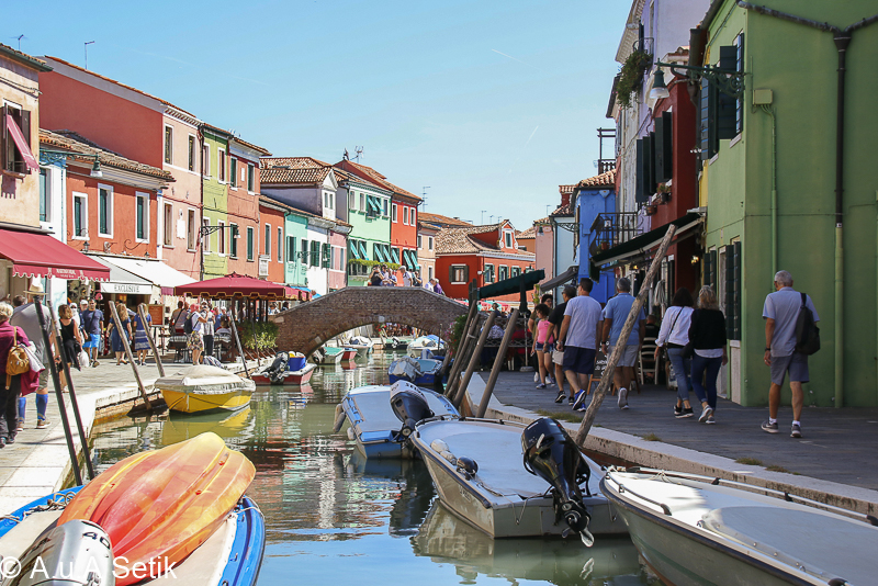 Canon EOS 7D Mark II; 18-200mm; 33 mm; 