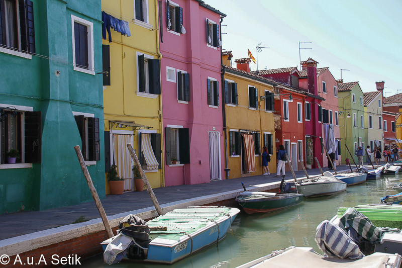 Canon EOS 7D Mark II; 18-200mm; 28 mm; 