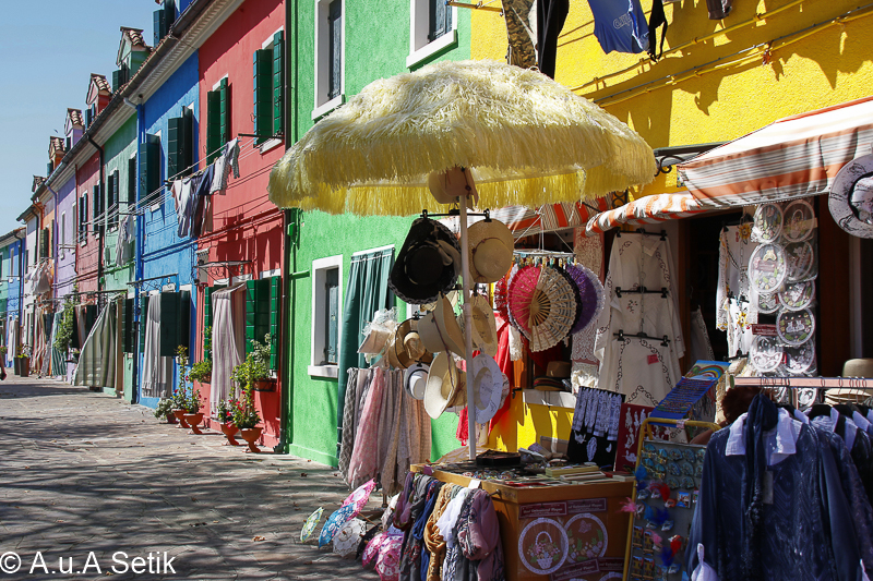 Canon EOS 7D Mark II; 18-200mm; 28 mm; 