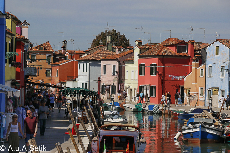 Canon EOS 7D Mark II; 18-200mm; 89 mm; 